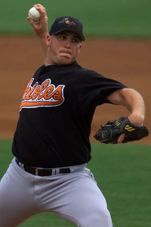 Sidney Ponson is returning to the Baltimore Orioles after a brief stay in San Francisco.