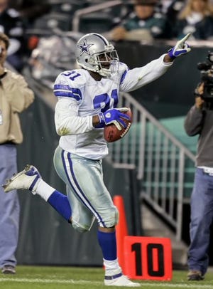 A Roy Williams interception return with under three minutes remaining provided the winning margin in the Dallas Cowboys' victory over the Philadelphia Eagles on Monday.