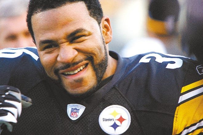 Pittsburgh Steelers running back Jerome Bettis reacts to scoring his third touchdown of the game against the Detroit Lions during NFL football action Sunday, Jan 1, 2006 at Pittsburgh. Bettis led the Steelers to a 35-21 win over the Lions and into the playoffs.