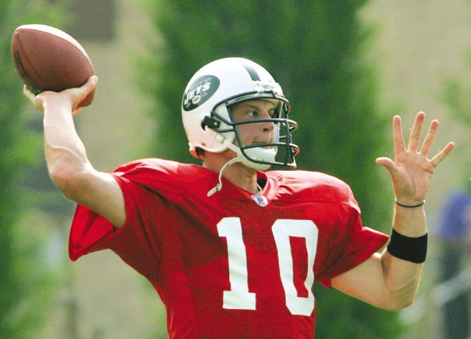 Jets quarterback Chad Pennington throws a ball during training camp in Hempstead, N.Y. Friday.