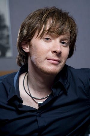 Clay Aiken has an edgy new look and a far-from-edgy new album.