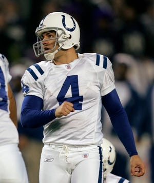 Indianapolis kicker Adam Vinatieri kicked five field goals to help the Colts beat the Baltimore Ravens, 15-6, on Saturday.