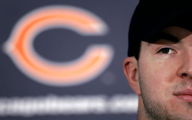 Former Gator quarterback Rex Grossman completed 21 of 38 passes for 282 yards in leading the Chicago Bears to their first NFC title game in 18 years.