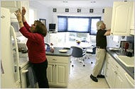 Alan and Linda Ellman, who live in Plainview, N.Y., put a $12,000 deposit on a $300,000 home and expected to make a profit of $40,000.
