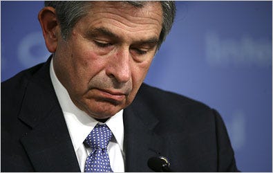 Paul D. Wolfowitz at a news conference at the World Bank on Sunday. Mr. Wolfowitz said he wanted to stay in his post despite mounting pressure.