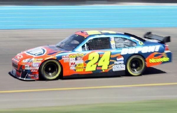NASCAR Nextel Cup points leader Jeff Gordon starts from the pole at Phoenix International Raceway, still searching for win No. 76.