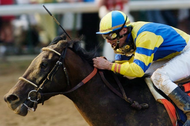 Calvin Borel rides Street Sense to victory in the Kentucky Derby on Saturday.