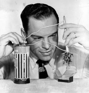 Don Herbert, who unlocked the wonders of science for youngsters of the 1950s and '60s as television's Mr. Wizard, died Tuesday at 89.