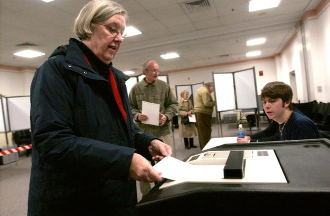 Mary Kay and Ted Klein cast their ballots at the West Roxbury Branch Library polling station during Tuesday’s election. Not many people bothered to cast ballots in this year’s city council races.