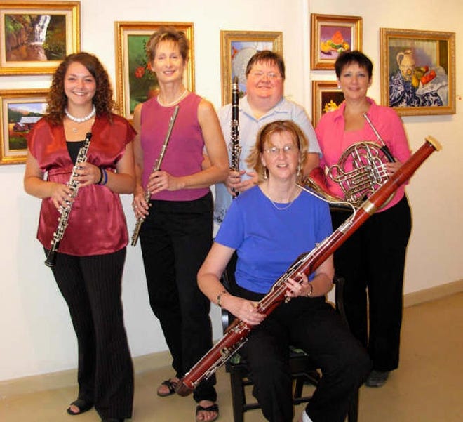 Mountain Winds will perform a free community concert in the Fireplace Lobby of the Shawnee Inn and Golf Resort on Tuesday at 7 p.m. The all-female woodwind quintet performs a wide variety of music from classical to contemporary, pops to patriotic, and marches, ragtime, and Dixieland. Mountain Winds consists of Melyssa Weller, oboe; Donna Predmore, flute; Marta Oberlin, clarinet; Laura Goss, bassoon; and Jenny Wunder Galunic, horn. Donations to the performers are accepted.