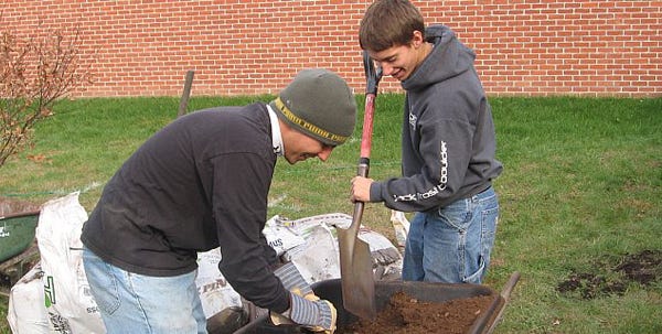 Students, staffers and community members have banded together to plan and plant a new garden in the courtyard of Pleasant Valley High School.