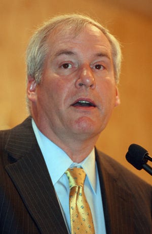 Boston Fed CEO Eric Rosengren talks to South Shore Chamber of Commerce members on Thursday in Quincy.