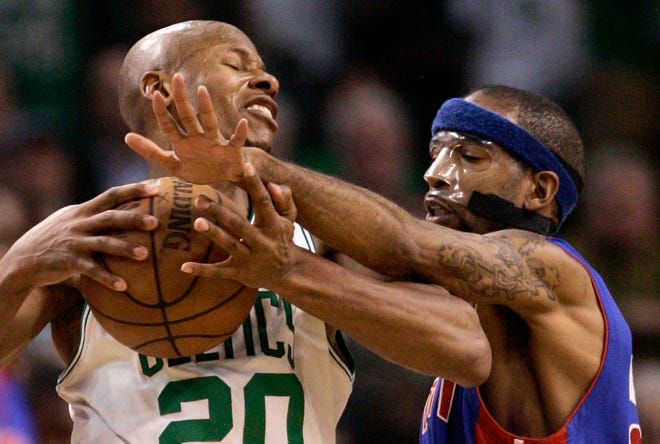 Detroit Pistons guard Richard Hamilton, right, defends against Boston Celtics guard Ray Allen in the second half during Game 2 of the NBA Eastern Conference finals in Boston Thursday.