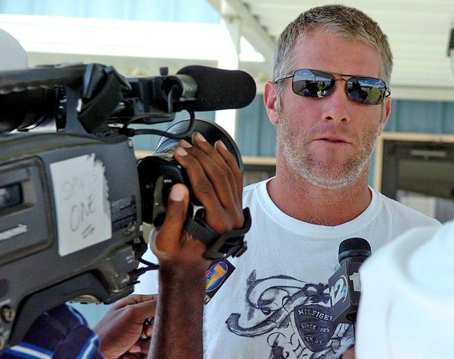 Fox Sports reported on its Web site late Wednesday night that the Packers have traded Brett Favre, their longtime and recently retired quarterback, to the Jets. The report said the exact compensation wasn’t immediately known, but is believed to be a single draft pick that increases in value depending on New York’s performance during the season.