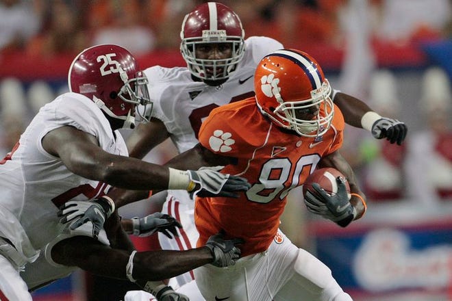 Receiver Aaron Kelly (80) and the Clemson Tigers will face The Citadel on Saturday.