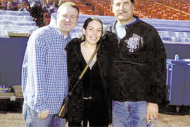 Brian and Jackie Leitner got engaged at Shea and Keith Hernandez stopped by, although the photographer misfired a bit.