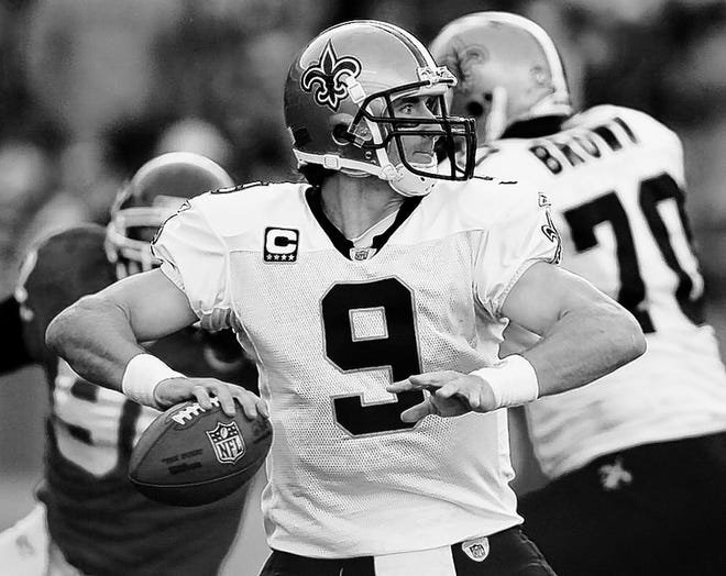New Orleans Saints quarterback Drew Brees (9) looks to throw in the fourth quarter of against the Kansas City Chiefs last Sunday in Kansas City, Mo.