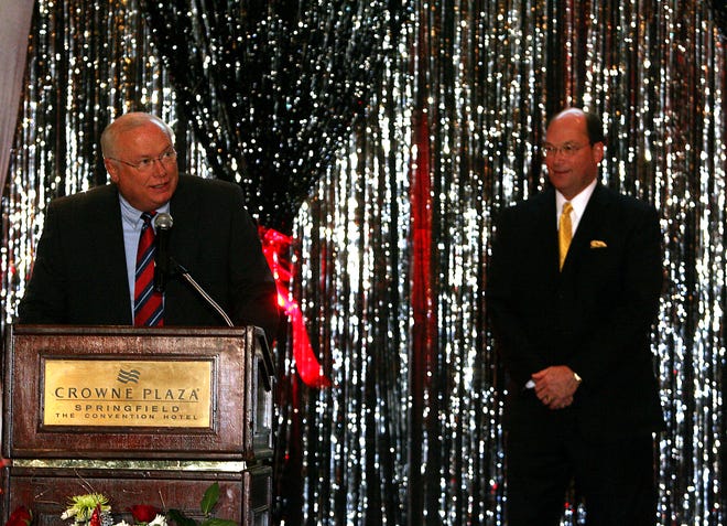 01242009award.jpg
Jack Weatherford accepts the Chairman's Award Friday night from the Greater Springfield Chamber of Commerce during the chamber's dinner at the Crowne Plaza hotel.