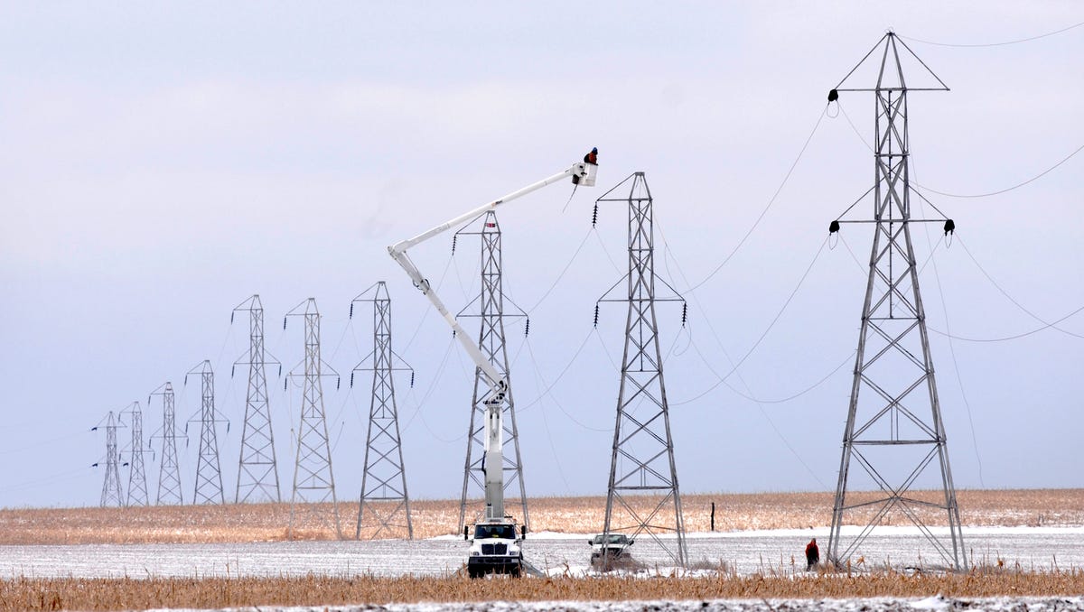 Electric bills set to jump for Ameren customers in Illinois this summer. Here’s how much Electric bills set to jump for Ameren customers in Illinois this summer. Here’s how much