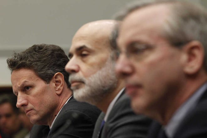 From left, Timothy Geithner, Ben Bernanke and William Dudley, N.Y. Federal Reserve Bank CEO.