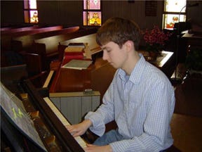 David Albee of Warren will be presenting a piano solo recital at 7 p.m. today at First Baptist Church in Warren.