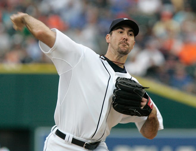 Detroit Tigers starting pitcher Justin Verlander throws during the first inning of a baseball game against the New York Yankees in Detroit, Monday, April 27, 2009. (AP Photo/Carlos Osorio)