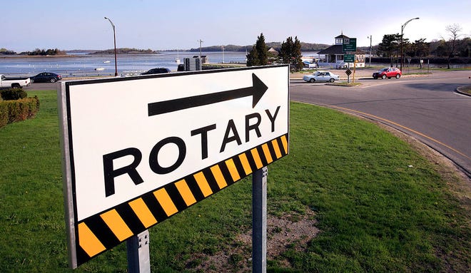Traffic engineers have determined that the Hingham rotary at Route 3A is no longer capable of handling the traffic it sees and should be replaced with traffic lights. We agree.