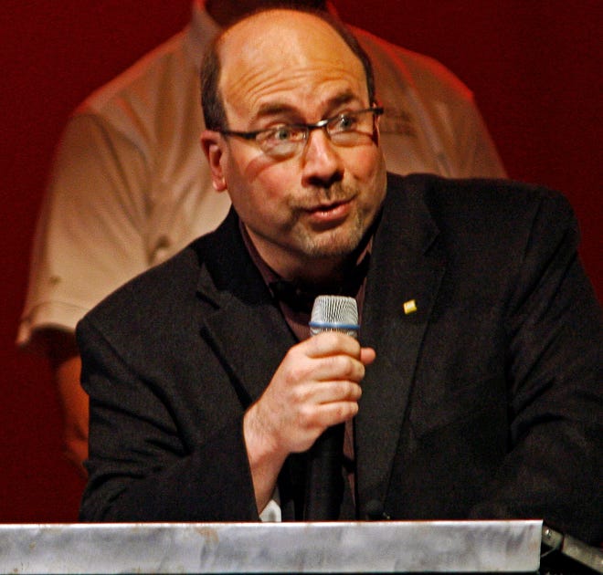 Craigslist founder Craig Newmark speaks at a memorial concert for Katherine Ann Olson Sunday May 3, 2009 in Eden Prairie, Minn. Olson, 24, died in 2007 after responding to a phony ad for a baby sitter Craigslist.