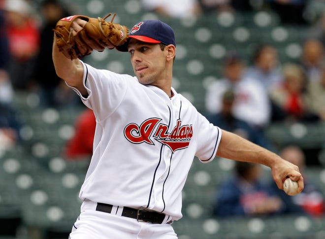 Indians pitcher Cliff Lee throws in the first inning Wednesday against the White Sox.
