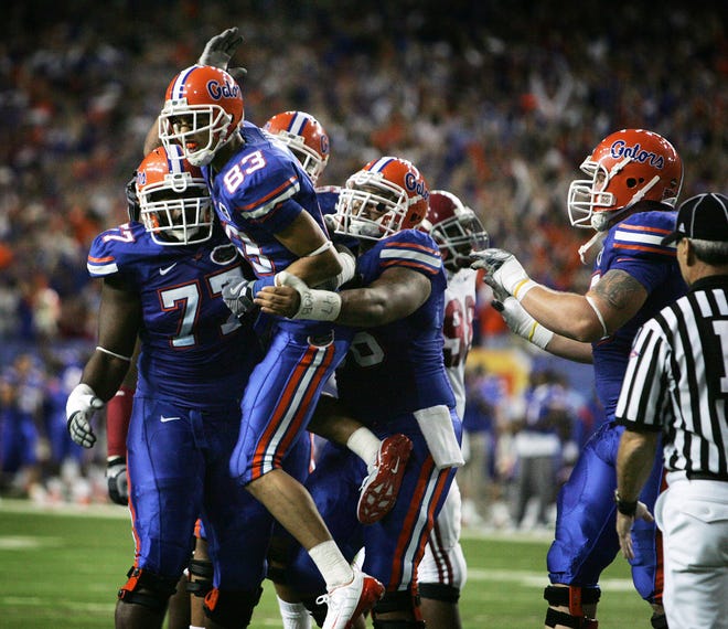 Florida's David Nelson celebrates his touchdown against Alabama during the second quarter of the SEC Championship at the Georgia Dome on December 6, 2008.