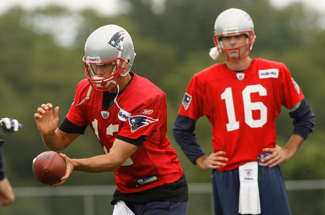 New England Patriots quarterback Tom Brady, left, isn't expected to see much, if any, action against the Giants Thursday night in the final preseason game. Backup quarterback Andrew Walter (16), however, should get a workout.