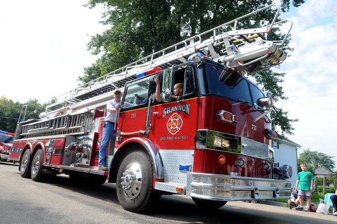 Shannon's newly acquired ladder truck makes an appearance in the Shannon Homecoming Labor Day parade.