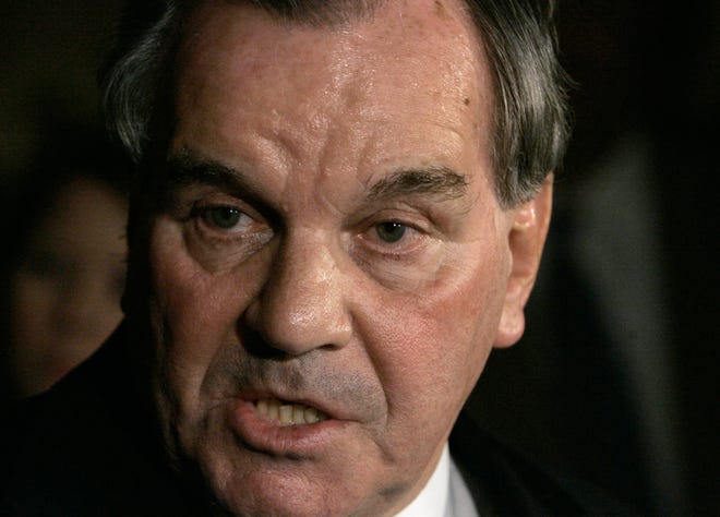 Chicago Mayor Richard M. Daley will speak July 24 at the Creve Coeur Club's George Washington Banquet in Peoria.