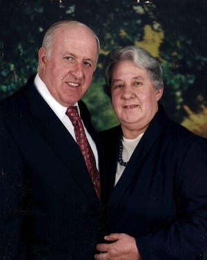 Edward and Phyllis Grab recently celebrated their 50th wedding anniversary.