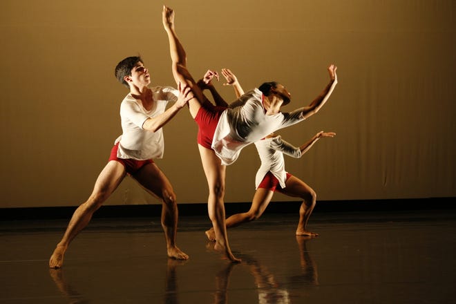 Contemporary dance troupe Hubbard Street 2 comes to Spartanburg for one show at 7 p.m. Tuesday in the David Reid Theater at the Chapman Cultural Center.