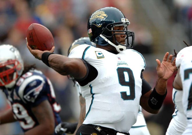 RICK WILSON/The Times-UnionJaguars quarterback David Garrard (9) throws a first quarter pass during the Jaguars' 35-7 defeat to the New England Patriots on Sunday.