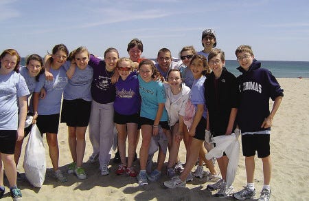 Lisa Tetrault-Zhe photo
Sacred Heart School 8th grade students at Hampton Beach during the cleanup.
