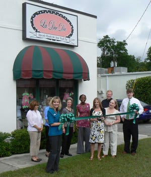 La Dee Da, an upscale children\u2019s boutique that features new and gently used clothing celebrates its ribbon cutting May 5.(Special to Effingham Now)