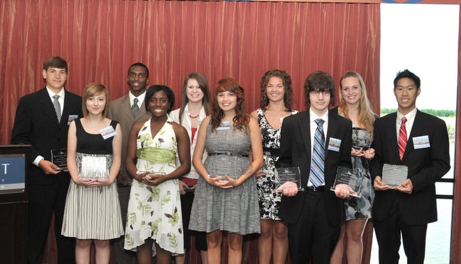 Gulfstream scholarship winners, from left: Kenneth Bedwell, Morgan Strickland, Robert Bynum, Naundie Eason, Taylor Roberson, Blakely Dickey, Anna Beth Havenar, John C. Howard,Shelby Hines and Minh Phan. Not pictured: Jayna Kuhlken and Steven Smalley. (Photo courtesy of DAVID HUMPHRIES for Gulfstream Aerospace)