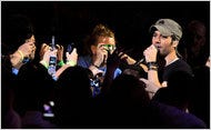 Enrique Iglesias, who performed at the shareholders’ meeting.