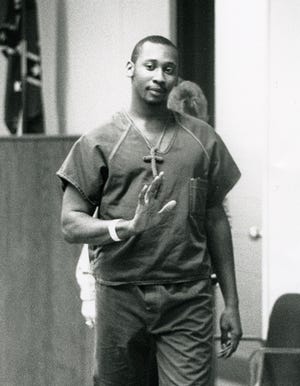 Troy Anthony Davis enters courtroom for hearing in this Jan. 16, 1990, file photo. John Carrington/Savannah Morning News file photo