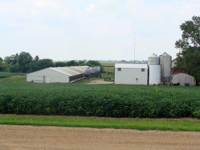 People who do not have an agricultural background have issues of trust with those who grow our food. That lack of trust is present in Woodford County one local ag expert said.