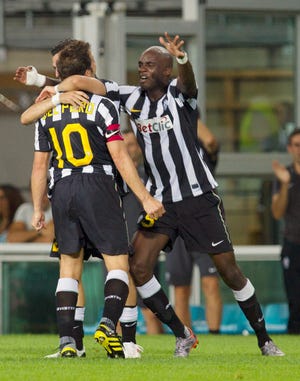 Juventus' Alessandro Del Piero, left, is congratulated by Mohammed Sissoko after scoring a goal during a Europa League playoff match on Thursday.