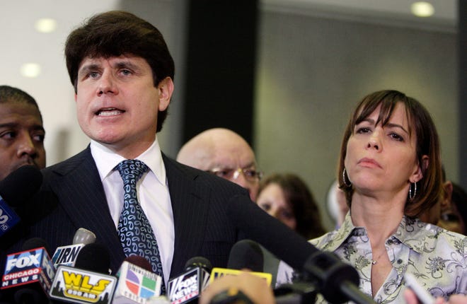 Former Illinois Gov. Rod Blagojevich talks to the media at the Federal Court building.