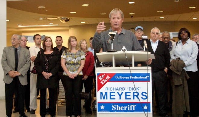 Bill Baylor, campaign chairman of Citizens for Sheriff Meyers, opens a news conference in the Winnebago County Justice Center on Tuesday, Oct. 26, 2010. He was joined by about three dozen supporters of Dick Meyers.