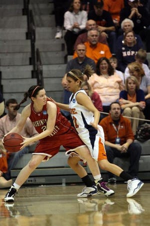 Liz Ellis, right, and the Hope women's basketball team tip off the season Tuesday at DeVos Fieldhouse