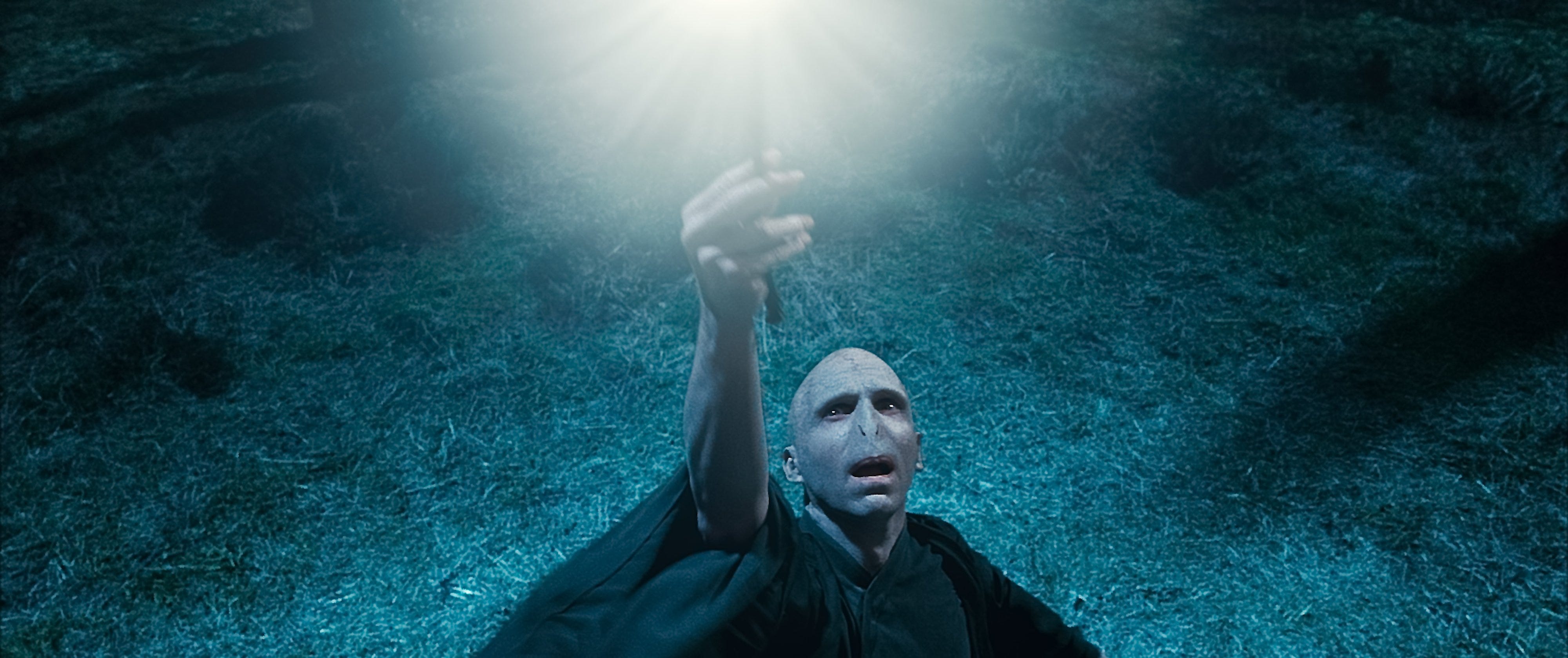 Movie review: 'Harry Potter and the Deathly Hallows: Part 1' is scarier and  better than predecessors