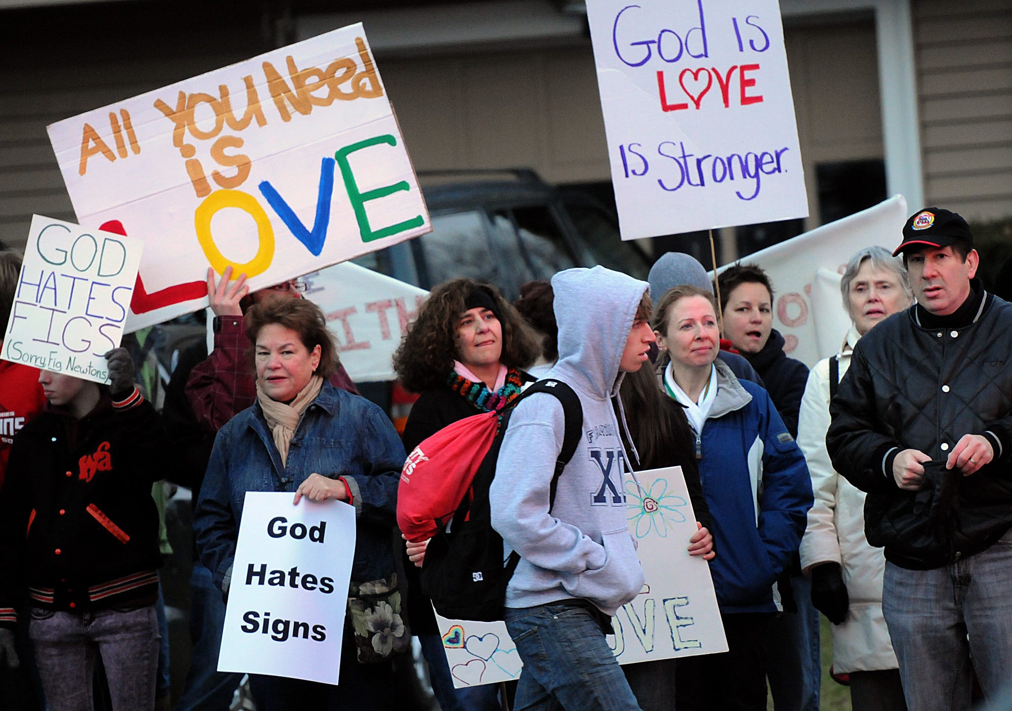Westboro Baptist protesters met with love at Framingham High