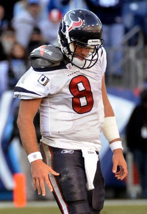 Houston quarterback Matt Schaub walks off the field during the fourth quarter of the Texans’ 31-17 loss to the Tennessee Titans on Sunday in Nashville, Tenn.