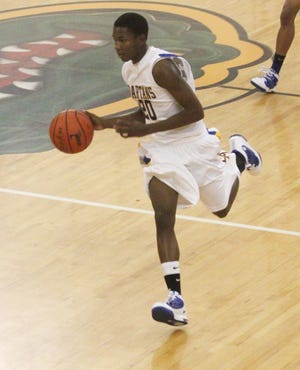 East Ascension’s DeAundre Smith led the Spartans with 21 points in a 66-55 win over St. Amant Tuesday night. East Ascension improved to a 17-8 overall record and 2-1 mark in District 6-5A. The?Spartans host Destrehan Friday night.
